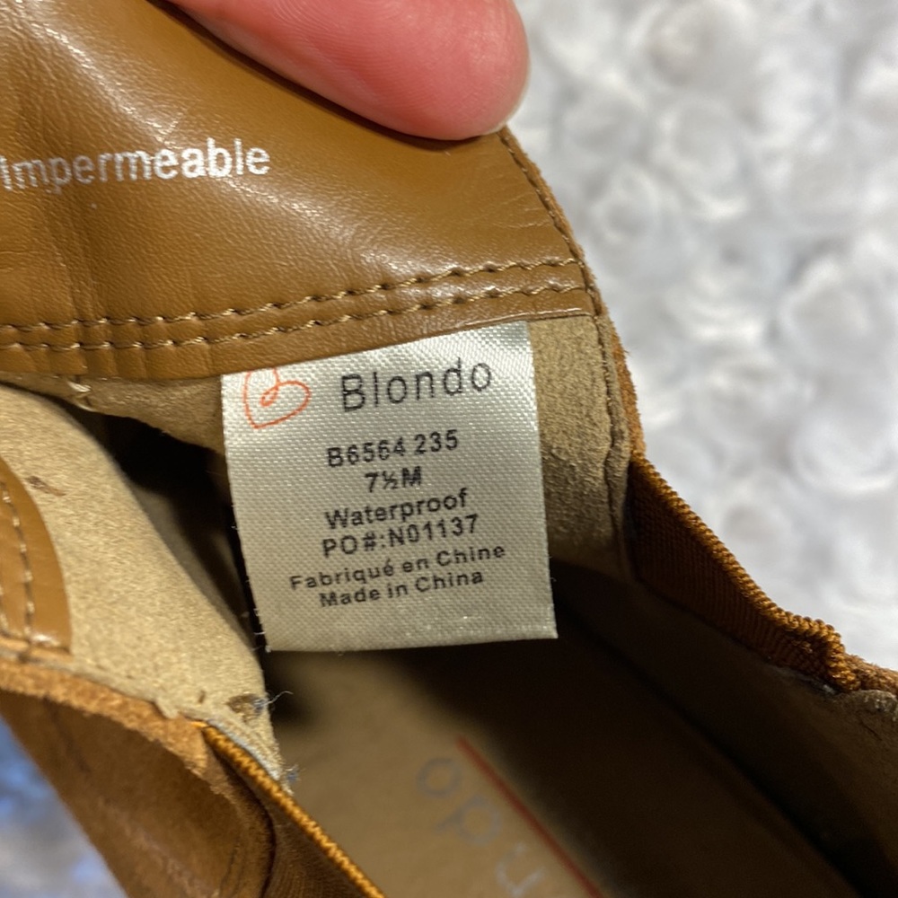 Blondo wedge heeled suede boots Waterproof- size 7.5 beautiful condition! - Picture 8 of 9